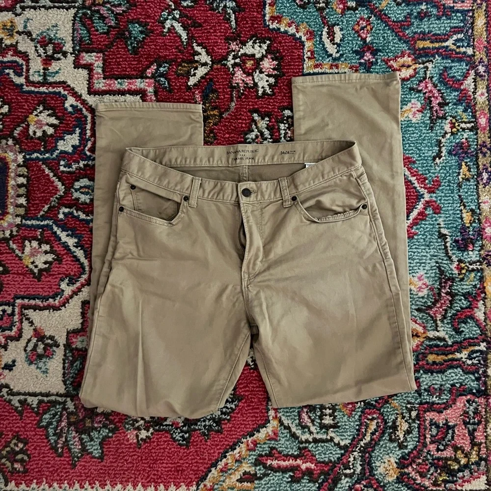 Banana Republic Men's Khaki Straight-Leg Jean - Classic Neutral